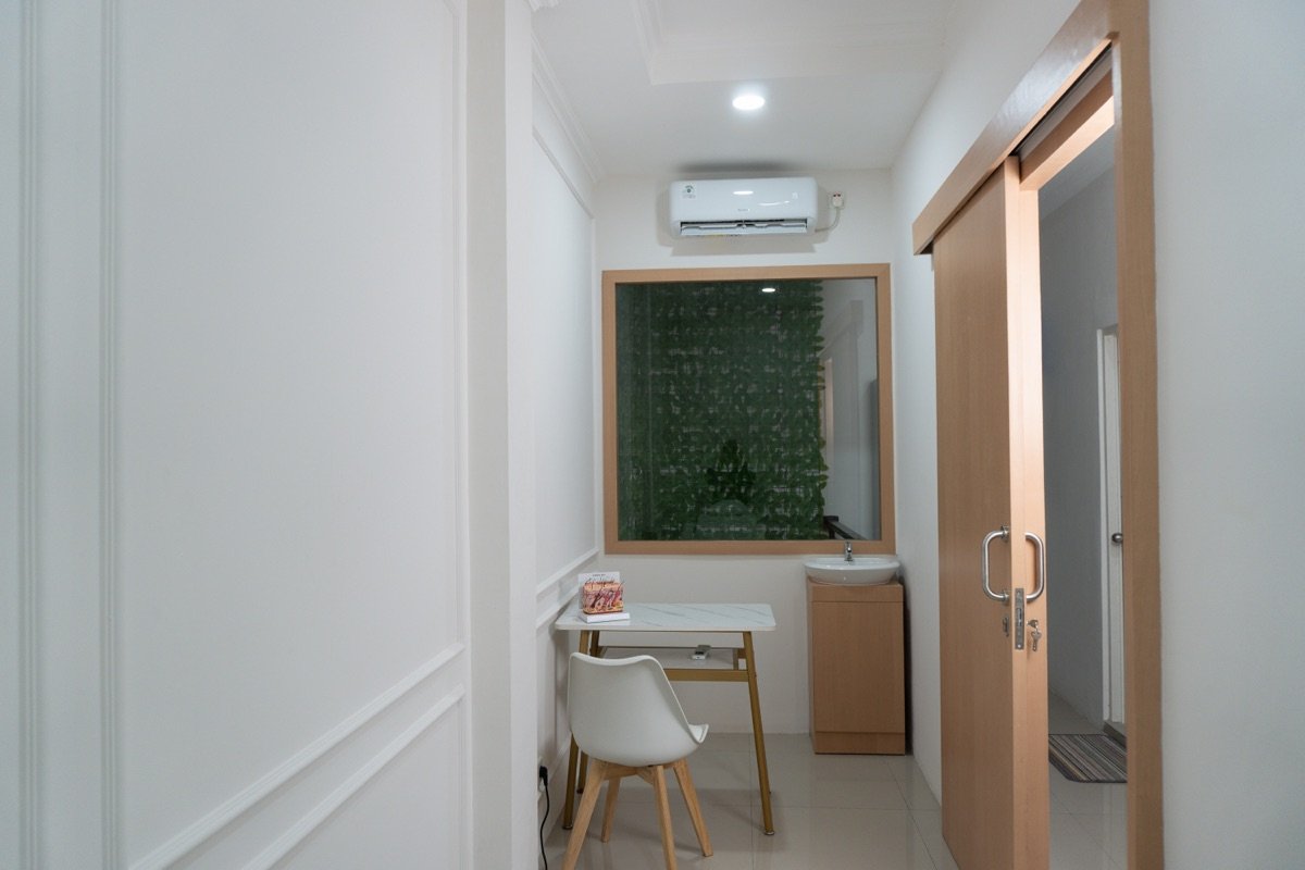Area ruang konsultasi Edera Clinic